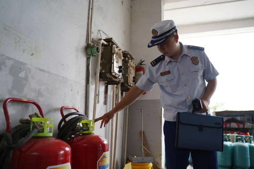 鎮(zhèn)遠(yuǎn)消防檢查易燃易爆場所嚴(yán)防安全 防火線