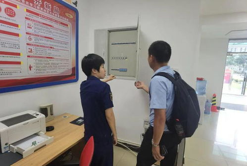 上門指導(dǎo)進(jìn)機(jī)關(guān) 高效服務(wù)獲點(diǎn)贊 金灣區(qū)消防救援大隊(duì)深入政府機(jī)關(guān)單位開(kāi)展 上門式 消防安全檢查指導(dǎo)